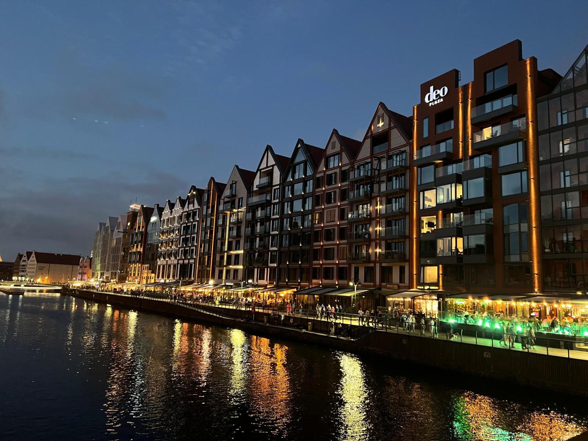 Baltic Riviera Apartments - Luxurious Apartment With Patio And River View Gdańsk Eksteriør billede