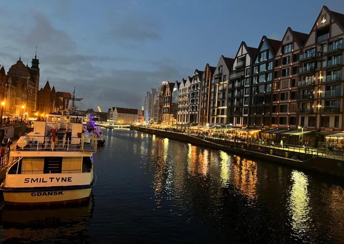 Baltic Riviera Apartments - Luxurious Apartment With Patio And River View Gdańsk Eksteriør billede